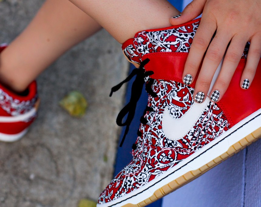 sneaker wedge debate