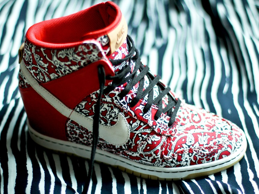 sneaker wedge debate