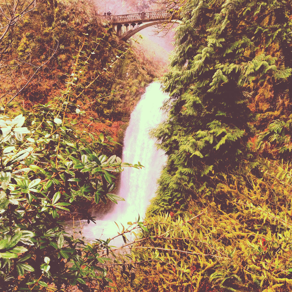 waterfalls in Oregon and Nike