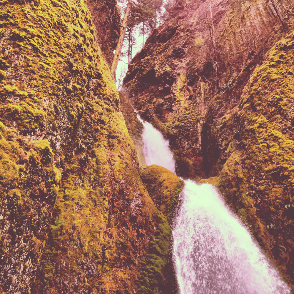 waterfalls in Oregon and Nike