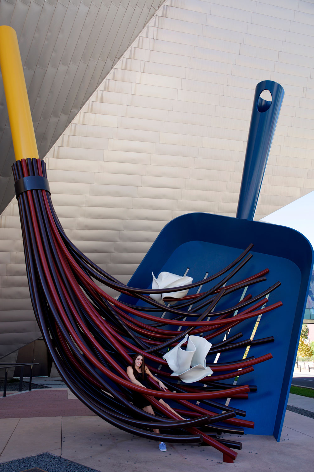 of sculptures and buildings – for the love of nike