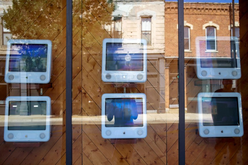 A Guide to Pilsen in Chicago / for the love of nike