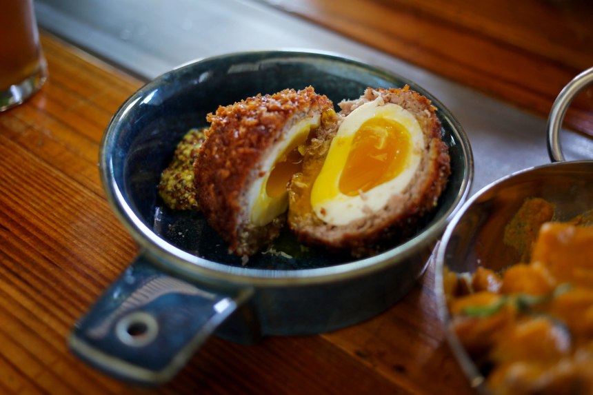 A Guide to Pilsen in Chicago / for the love of nike