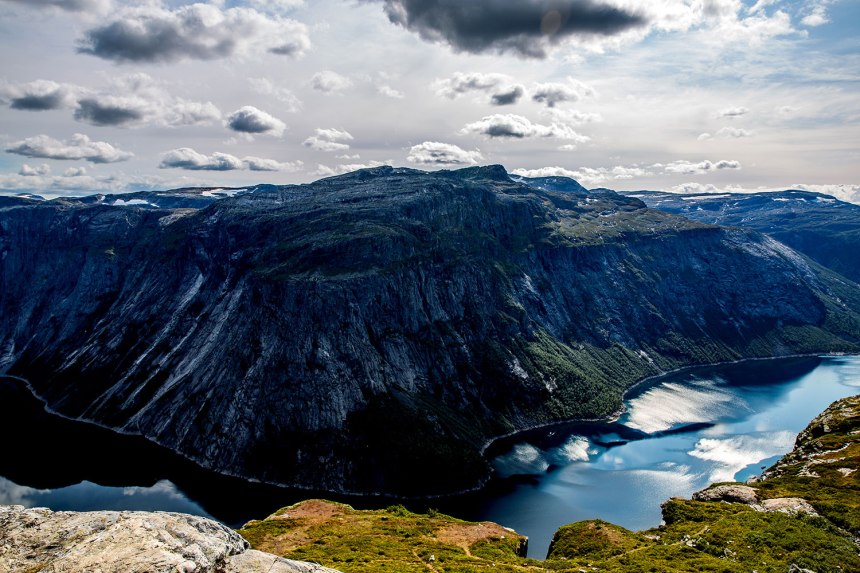 Hiking Trolltunga / for the love of nike