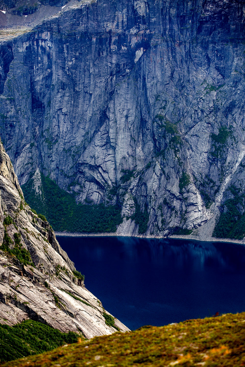 Hiking Trolltunga / for the love of nike