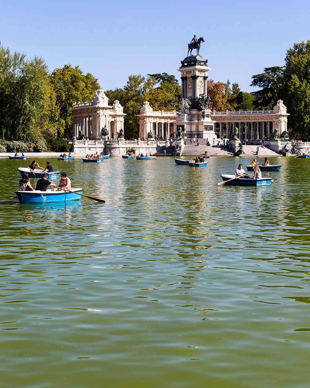 Exploring Madrid, Spain / for the love of nike / Jennifer Martinez Conway