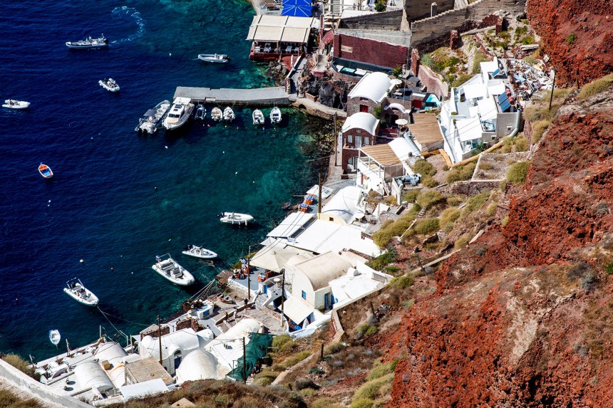 Exploring Oia, Santorini / for the love of nike