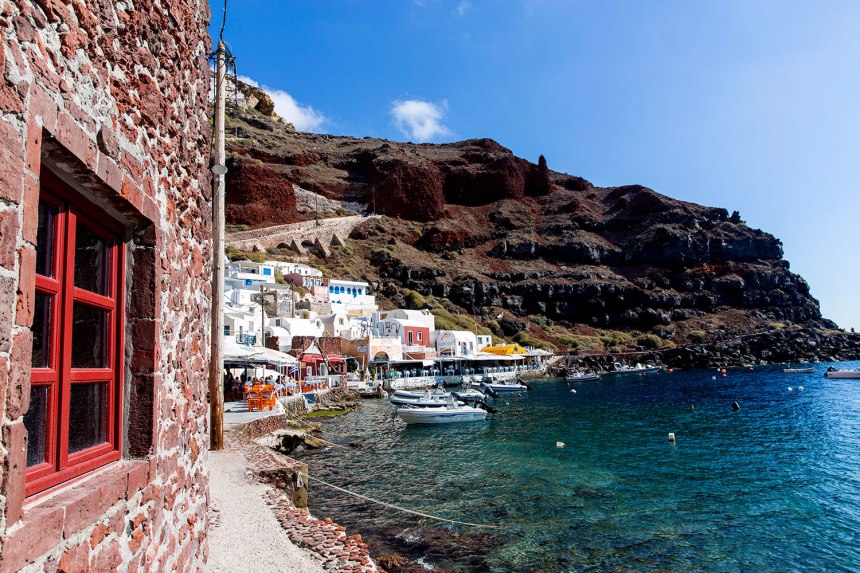 Exploring Oia, Santorini / for the love of nike