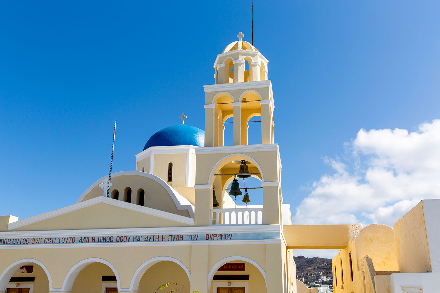 Exploring Oia, Santorini / for the love of nike