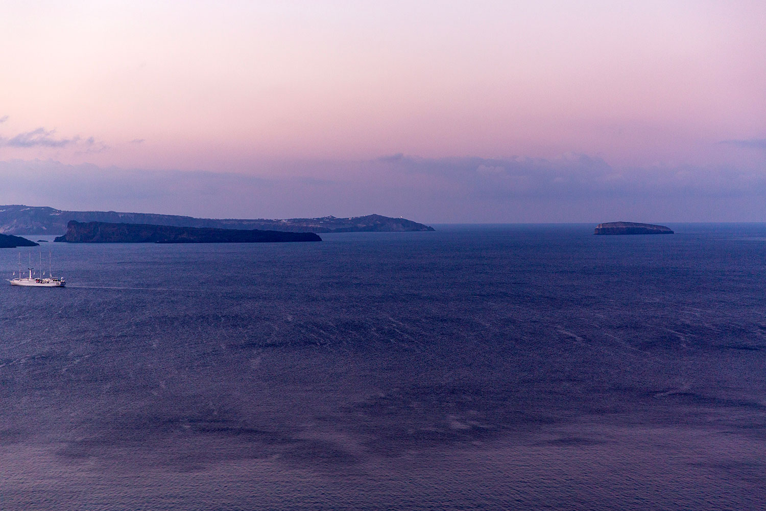 Oia, Santorini / for the love of nike