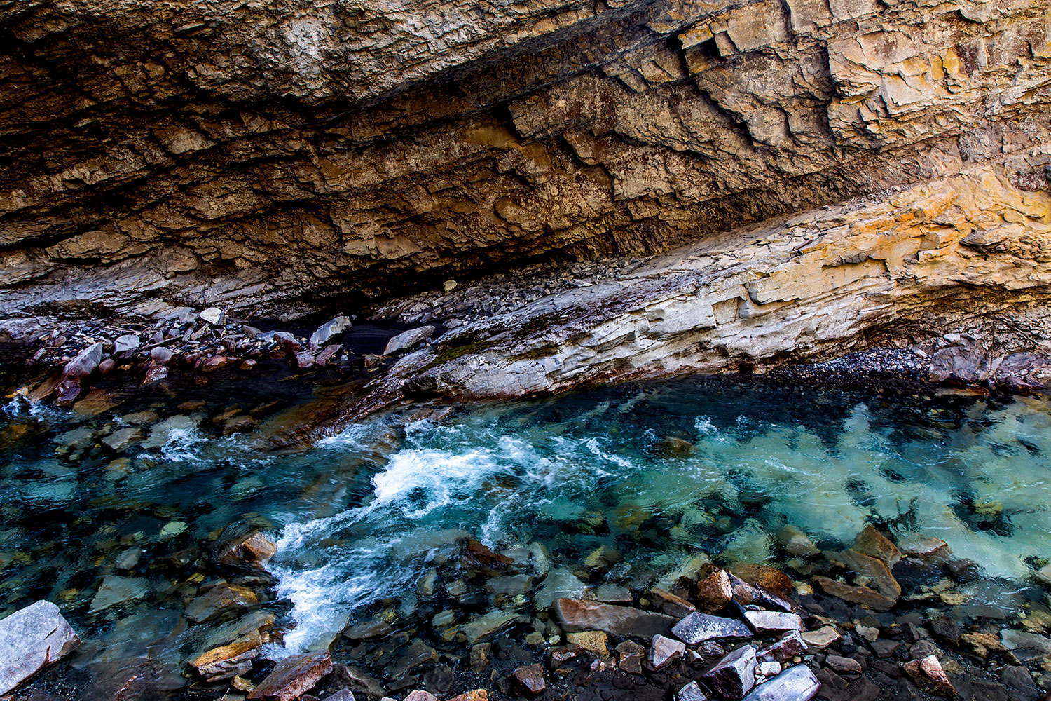 Exploring Johnston Canyon in Banff / for the love of nike