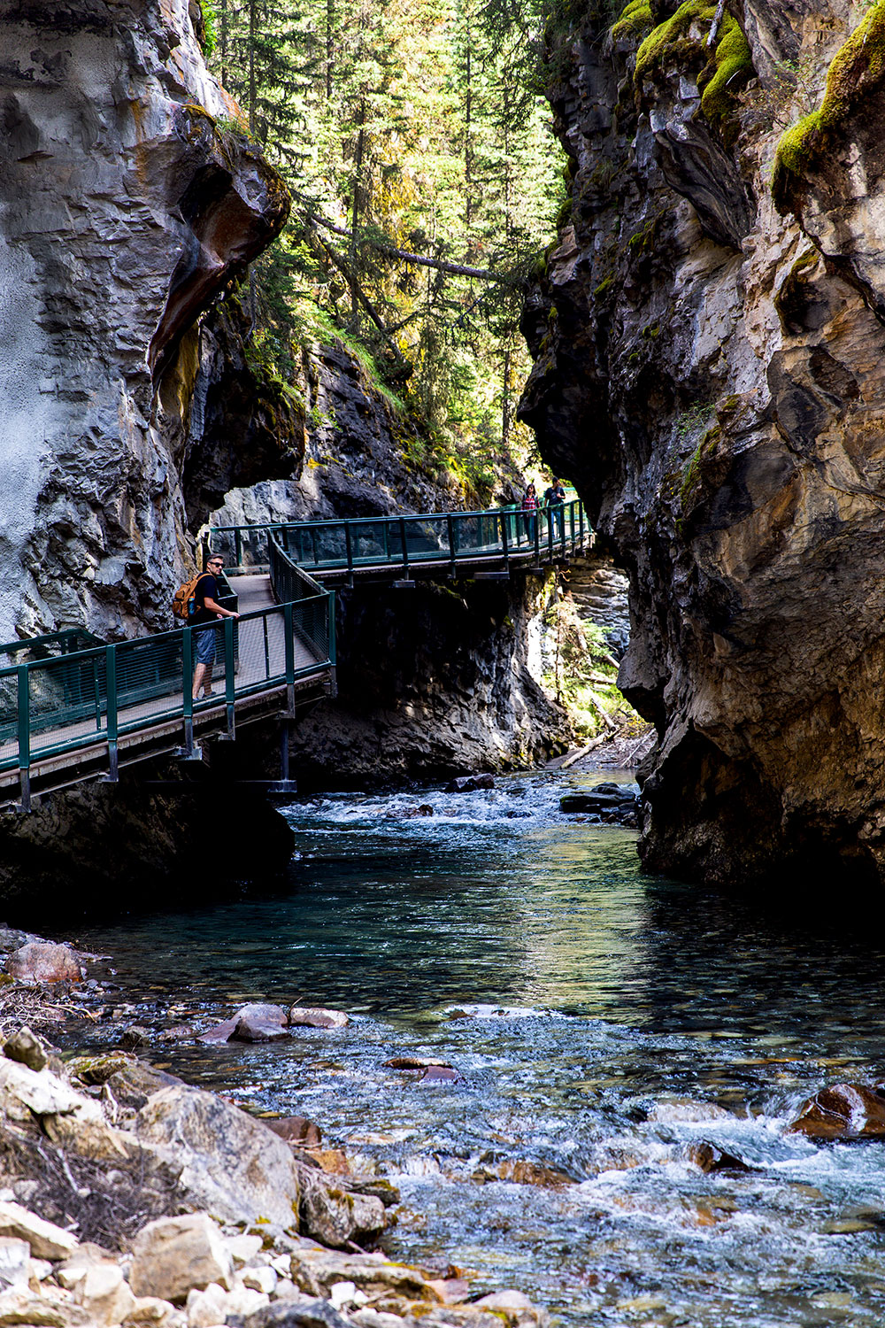Exploring Johnston Canyon in Banff / for the love of nike