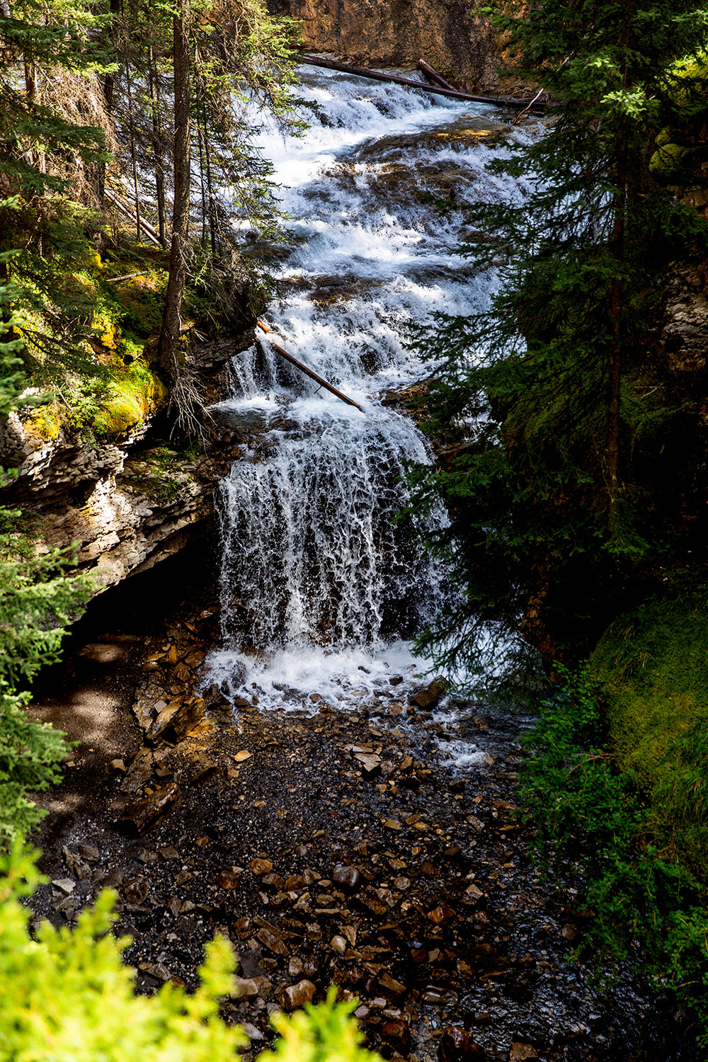 Exploring Johnston Canyon in Banff / for the love of nike