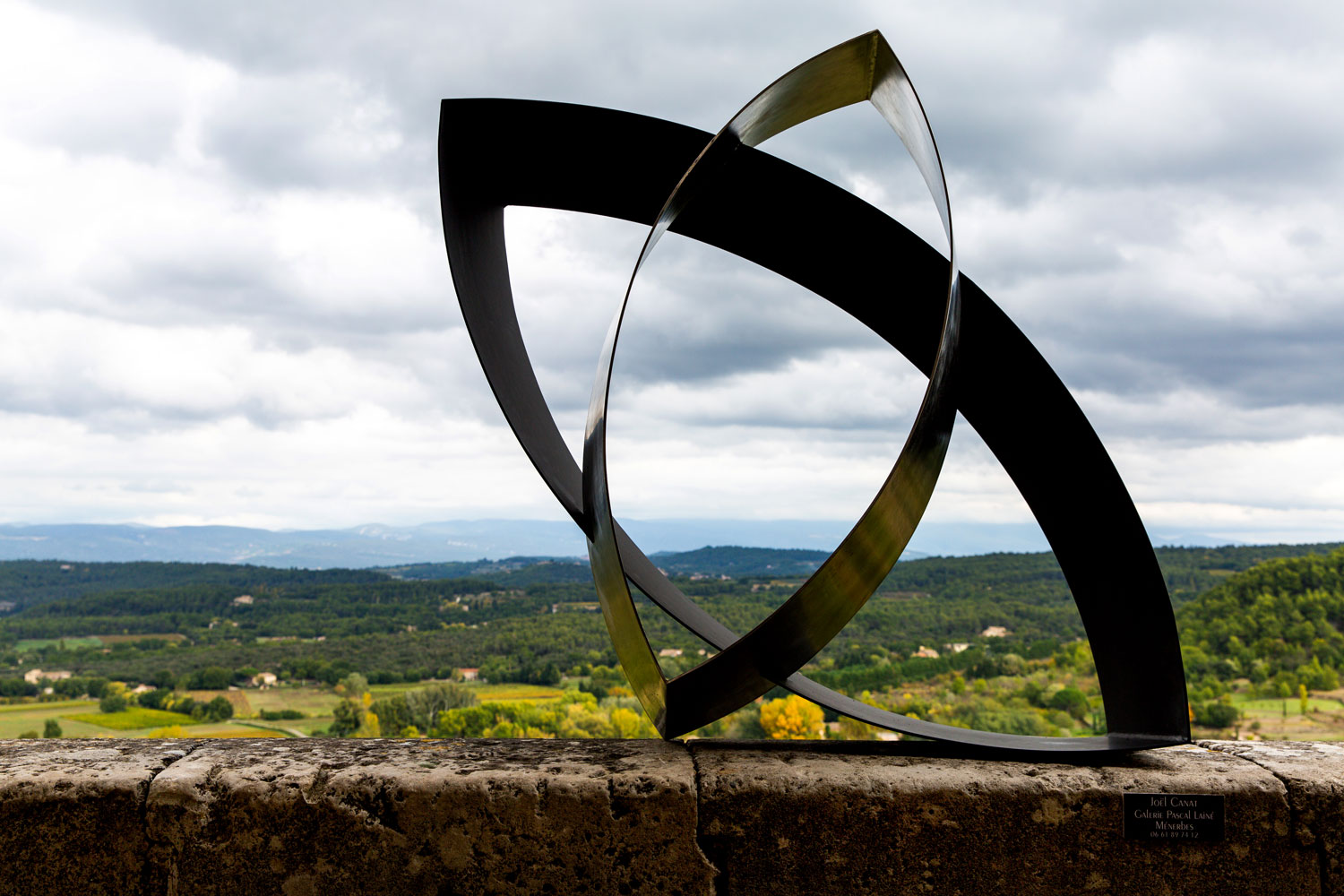 Exploring Ménerbes, Provence-Alpes-Côte d'Azur / for the love of nike