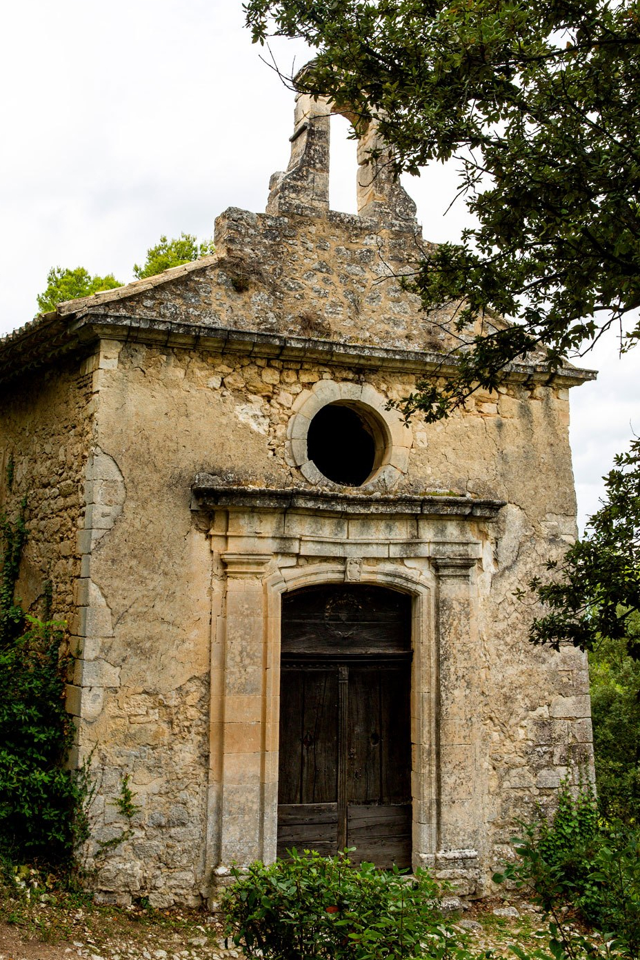 Exploring Oppède, Alpes-Côte d'Azur / for the love of nike
