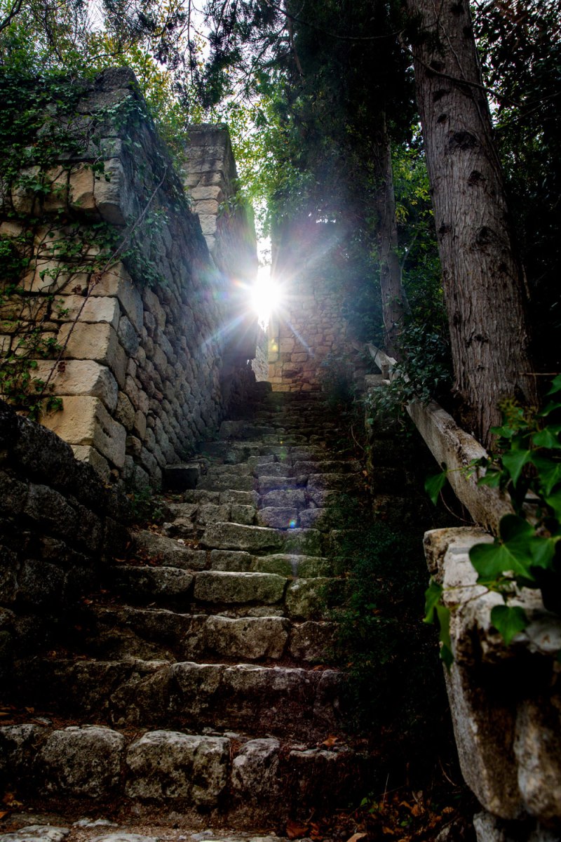 Exploring Oppède, Alpes-Côte d'Azur / for the love of nike