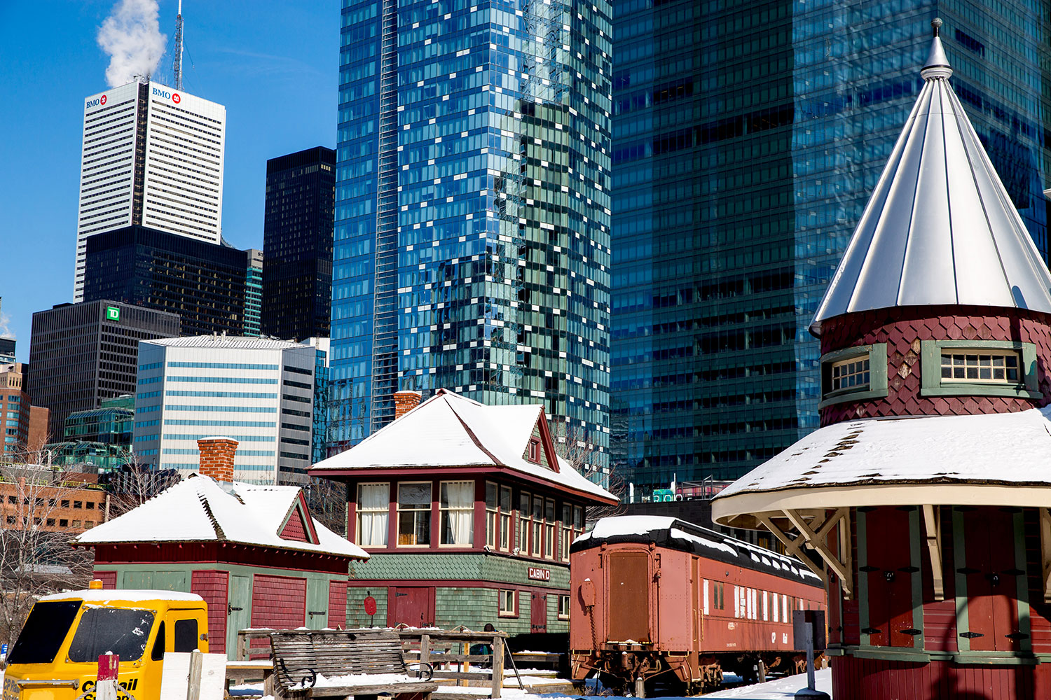 Exploring Toronto, Canada / for the love of nike