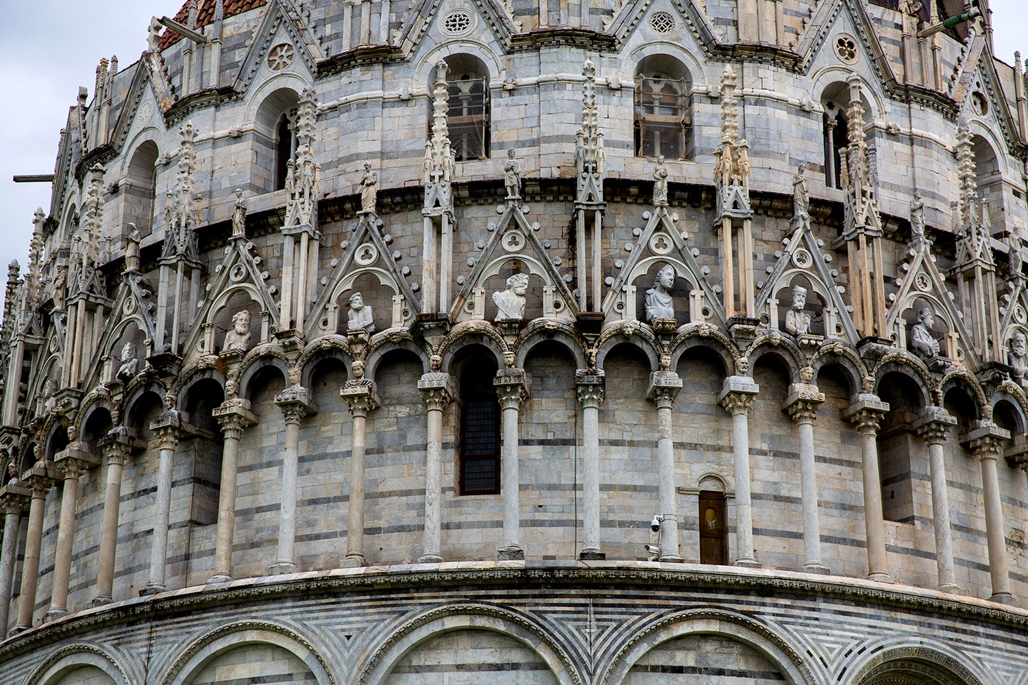 for the love of nike goes to Pisa